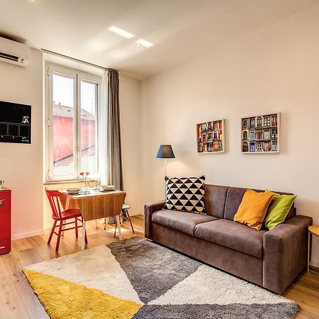Loreto Charming Studio Милано Екстериор снимка