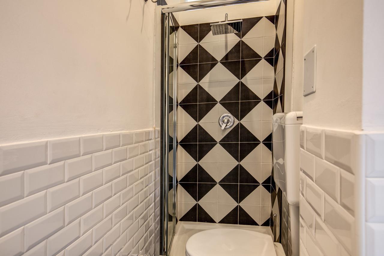 Loreto Charming Studio Милано Екстериор снимка